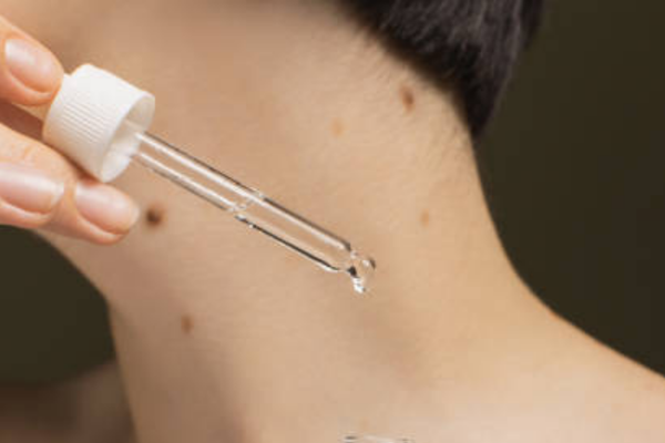 Skin Minimalism 2.0: The 5-Product Routine for Healthy Skin in 2026