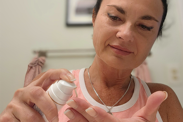 How to Layer Peptides: Your AM & PM Routine for "Bloom Skin"